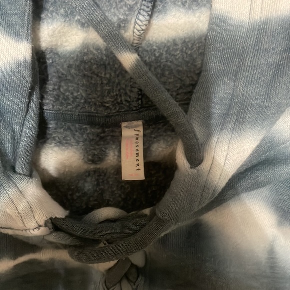Blue tie dye hoodie - Picture 2 of 3